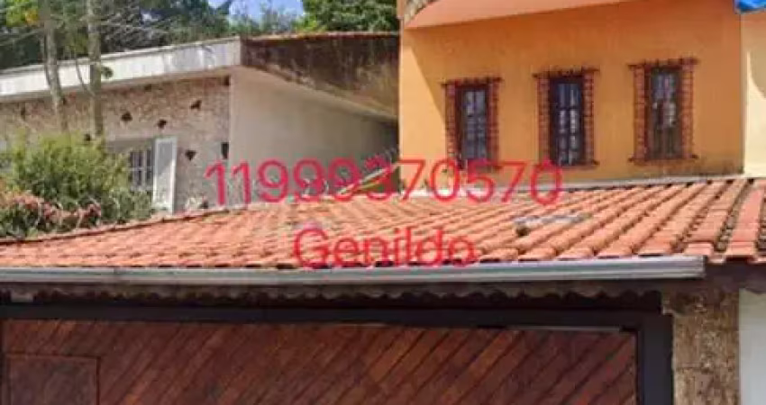 Casa com 3 quartos, 1 suite , 2 vagas, armários planejados, sala com lareira, aceita pet, fl55