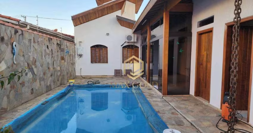 Casa com 3 dormitórios à venda, 252 m² por R$ 590.000,00 - Vila Jaboticabeira - Taubaté/SP