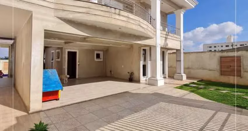 Sobrado 4 Quartos e Piscina – Ronda