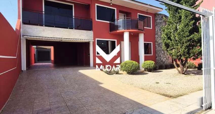 Sobrado com 4 quartos sendo 3 suítes e piscina – Uvaranas