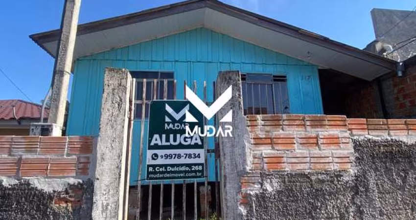 (LOCAÇÃO) Casa de madeira com 2 quartos na Vila Isabel – Boa Vista