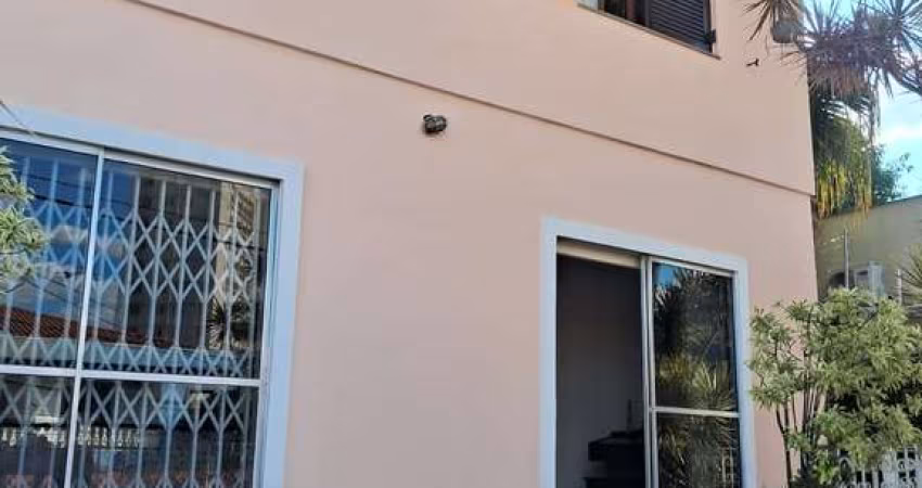 Imperdível! Casa à venda em São Paulo-SP : 4 quartos, 1 suíte, 2 salas, 4 banheiros, 4 vagas, 300m².