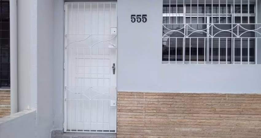 Oportunidade Imperdível: Casa à Venda em São Paulo-SP, Campo Belo! 2 quartos, 1 sala, 1 banheiro, 1 vaga de garagem, 70m².