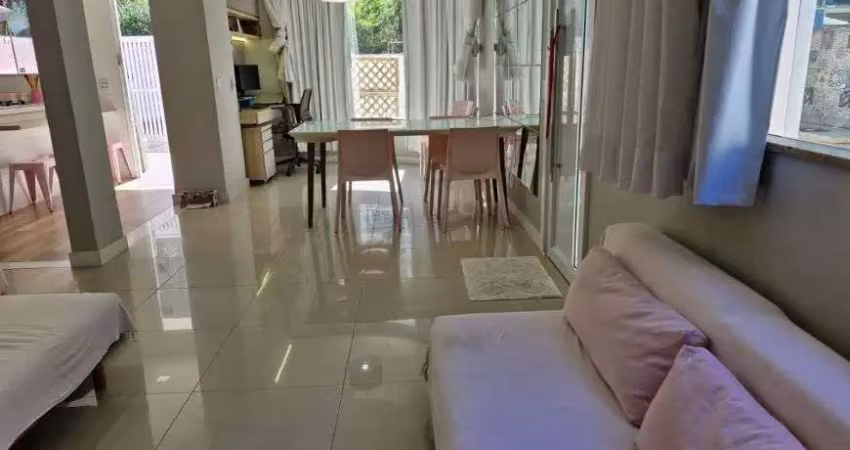 Espetacular casa condomínio fechado churrasqueira piscina privadas 3 suítes 4bhrs repleta marcenaria