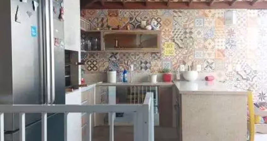 Maravilhosa casa de condomínio 4qts (3 suítes) 6 banheiros sótão aberto lazer privativo e tb comum