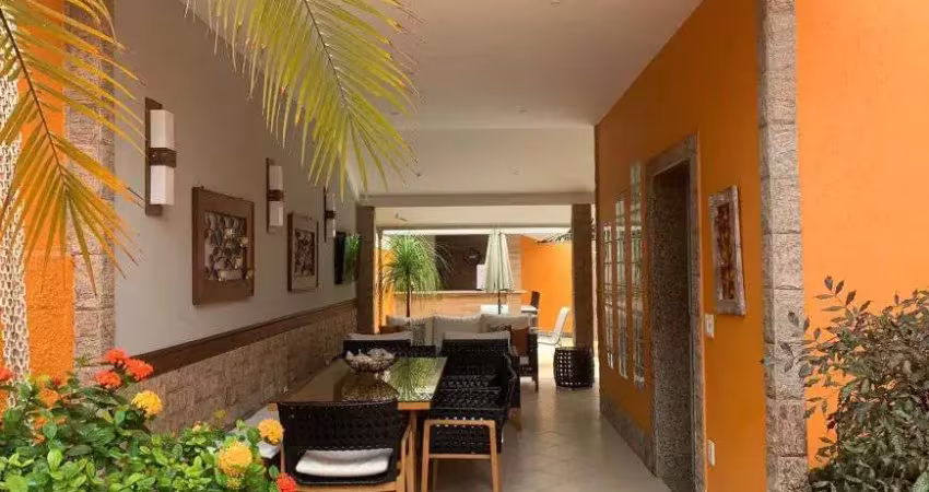 Bela casa linear 4 qts piscina churrasqueira em condomínio com segurança e lazer ponto nobre