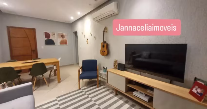 Excelente e amplo 2 qts c dependências c 90m2 todo bem reformado e planejado c mt bom gosto  e qualidade! está sendo vendido porteira fechada.  junto à farto comércio e condução e colégios de qualidad