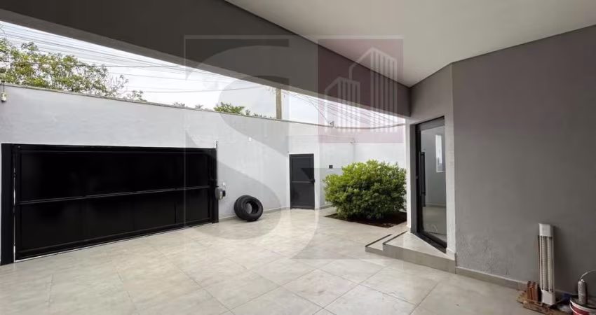 Casa para Venda em Uberlândia, Granada, 3 dormitórios, 1 suíte, 3 banheiros, 3 vagas