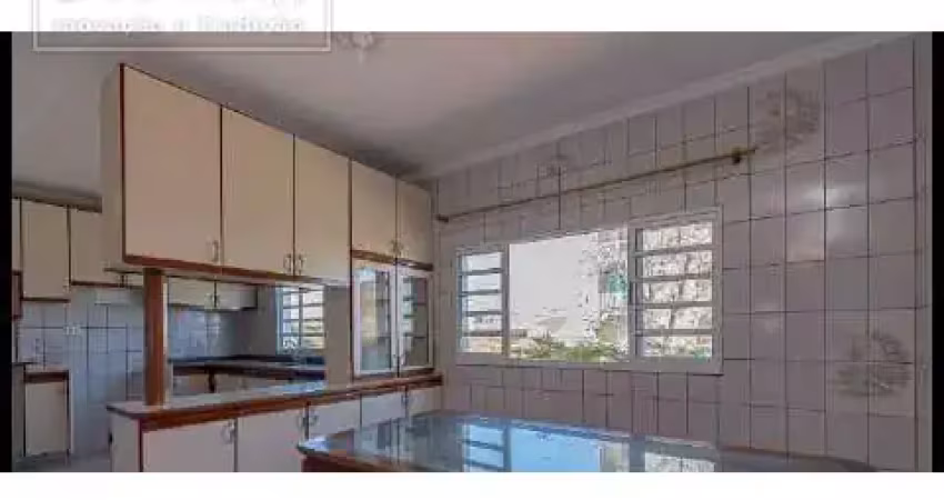 Casa com 3 quartos para alugar na Vila Aquilino, Santo André 