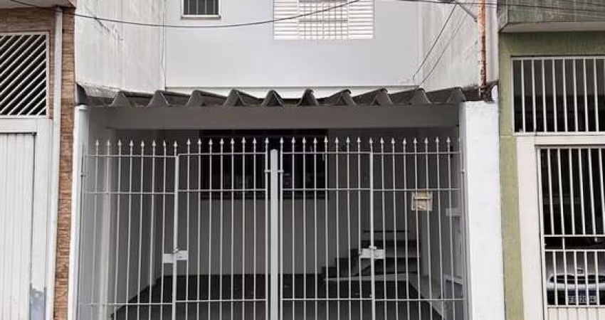 Sobrado à Venda com 3 dormitórios no Lauzane