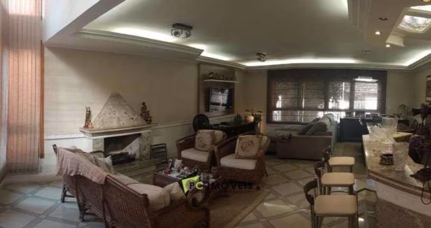 Casa dos Sonhos com Piscina, 3 Suítes, 3 Vagas de Garagem e 7 Banheiros, Linda.