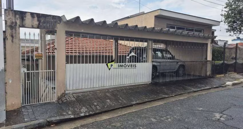Casa à venda com terreno de 10x22,4 03 quartos e 04 vagas de garagem. limão.