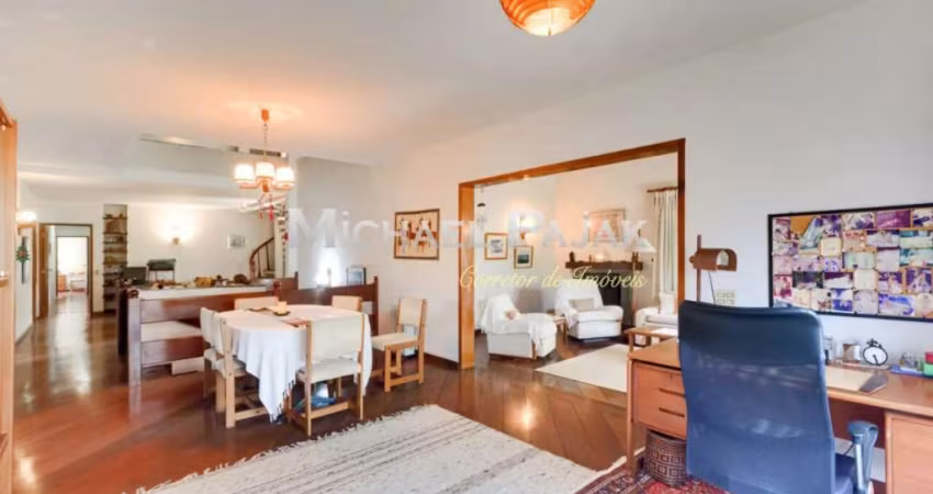 Casa com 4 Quartos