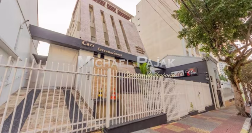 Casa comercial com 942m²