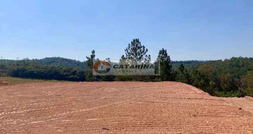 Belíssimo terreno dentro de condomínio, 4.560m² em Mairinque-SP