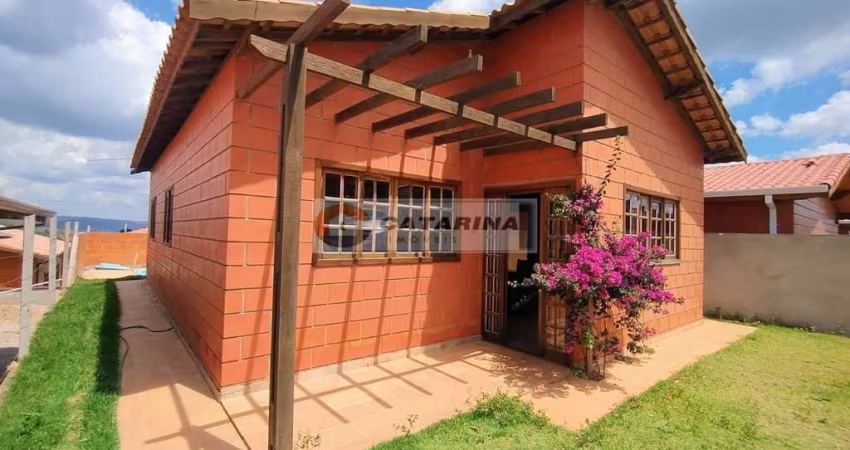 Linda casa em condomínio!
