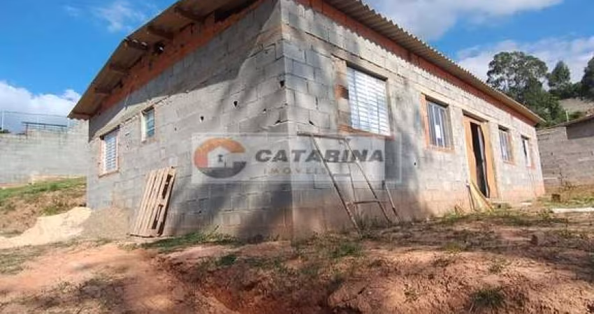 Chácara em fase de acabamento em condomínio!