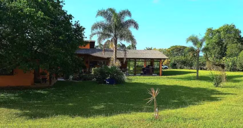 Maravilhoso sítio com 2 hectares a 5 minutos do centro de viamão