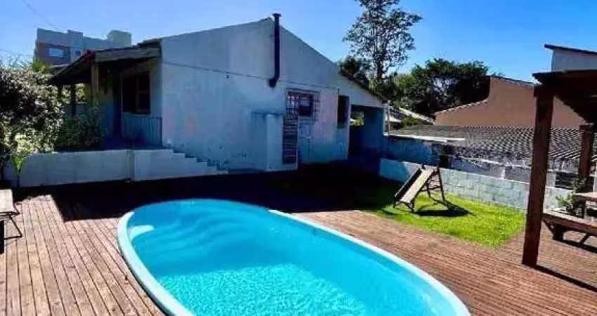 Belo imóvel com 3 dormitórios, sendo 1 suíte, em terreno de esquina!