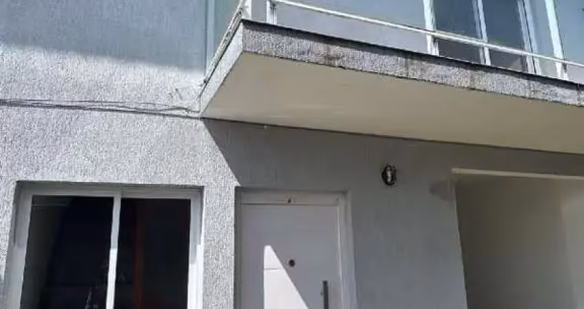 Casa com 2 quartos para alugar na Rua Pinto Bandeira, 578, Viamópolis, Viamão