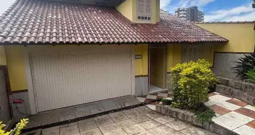 Casa com 3 quartos à venda na Rua Alcides Maia, 271, Centro, Viamão