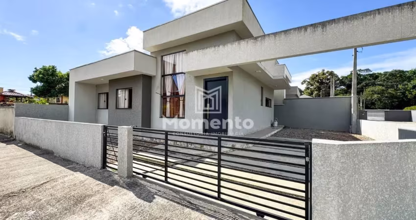 Casa com 03 quartos no balneário rainha do mar. itapoá/sc