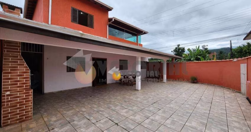 Sobrado com 3 dormitórios à venda, 176 m² por R$ 600.000,00 - Getuba - Caraguatatuba/SP