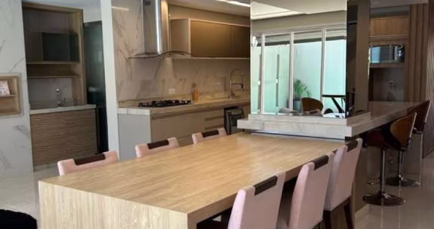 Casas/Sobrados em Cond., Santo Inácio  em Cascavel/PR