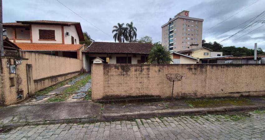 Casa com 4 dormitórios à venda, 250 m² por R$ 900.000,00 - Escola Agrícola - Blumenau/SC