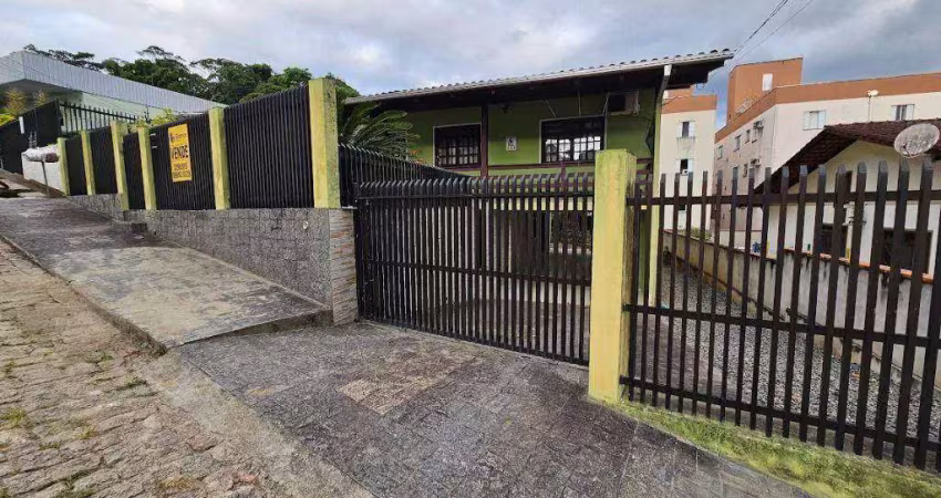 Casa com 3 dormitórios à venda, 200 m² por R$ 720.000,00 - Velha - Blumenau/SC