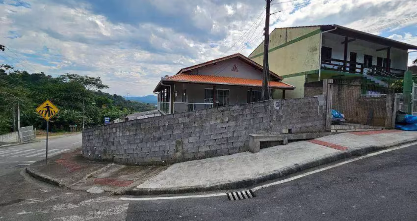 Casa com 2 dormitórios à venda, 196 m² por R$ 690.000,00 - Escola Agrícola - Blumenau/SC