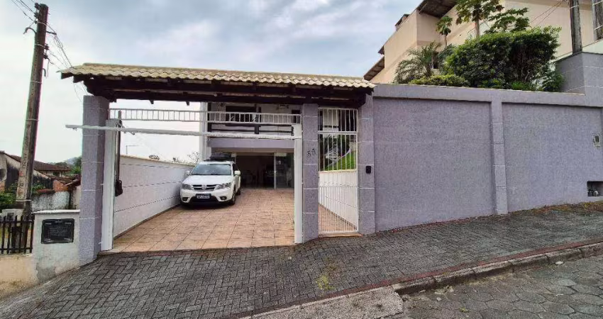 Casa com 4 dormitórios à venda, 290 m² por R$ 1.400.000,00 - Água Verde - Blumenau/SC