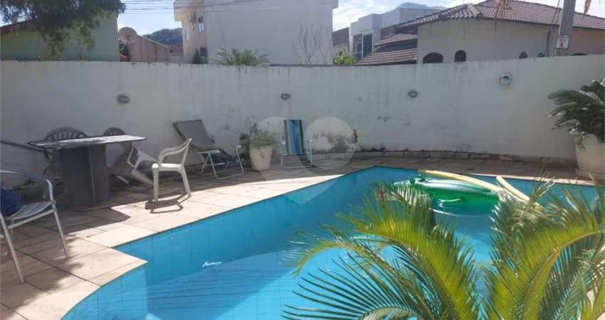 Condomínio com 4 quartos à venda em Campo Grande - RJ