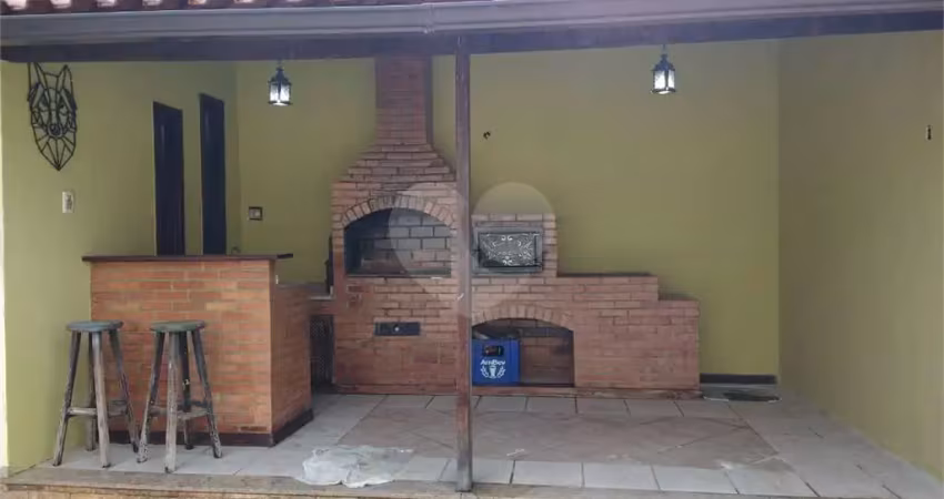 Casa térrea com 3 quartos à venda em santíssimo - rj