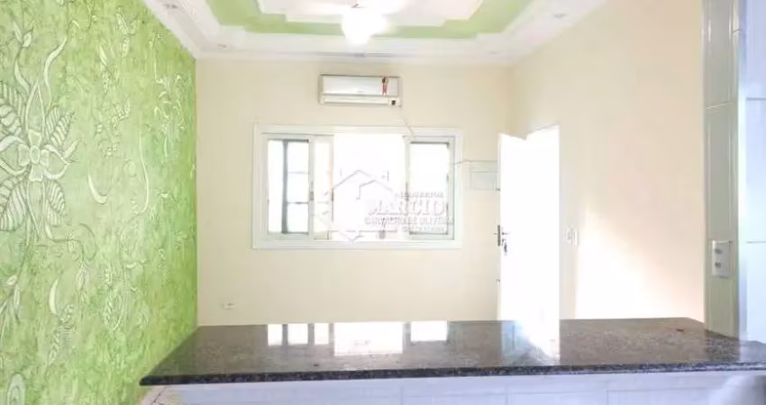 Casa para venda possui com 2 quartos em maracanã - praia grande - sp