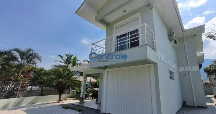 Casa com 3 quartos à venda na Rua Olinda Olídia Vieira, 297, Praia de Fora, Palhoça