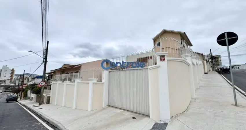 Casa com 3 quartos à venda na José Maykot, 159, Estreito, Florianópolis
