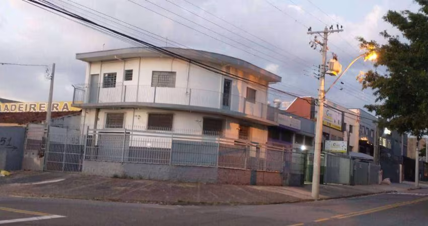 3 SALOES , 3 BANHEIROS , 4 VAGAS