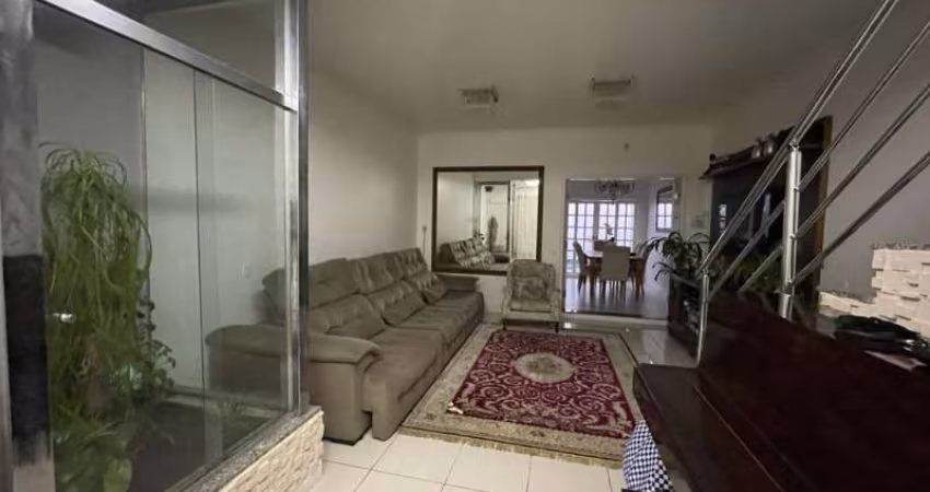 SOBRADO PRÓX. AO SHOP. A. FRANCO, 03 VAGAS, ÁREA GOURMET E PISCINA ! ! !