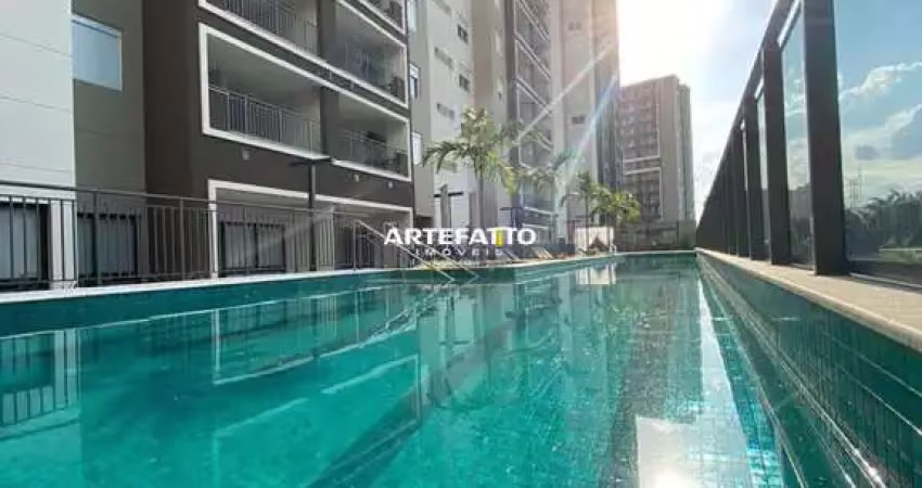 Apartamento com armários, 2 dormitórios(suíte), churrasqueira na varanda - lindo