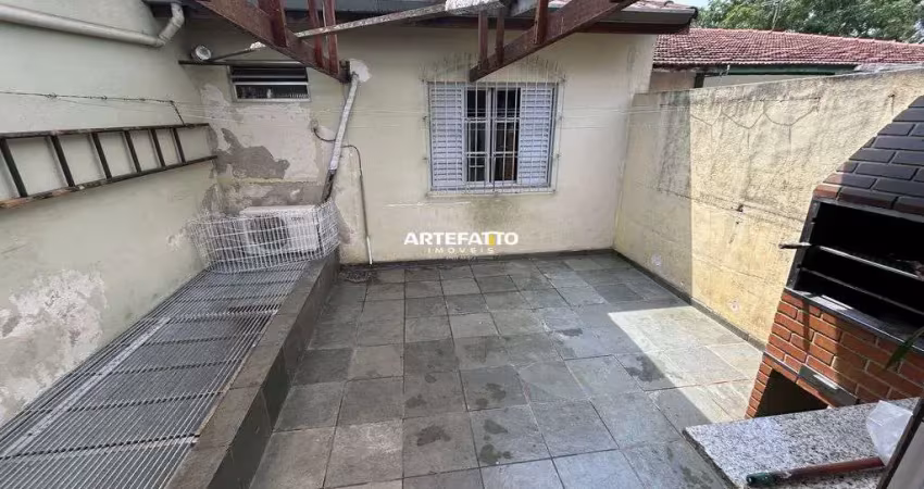 Excelente casa com ponto comercial a pouco metros do metrô