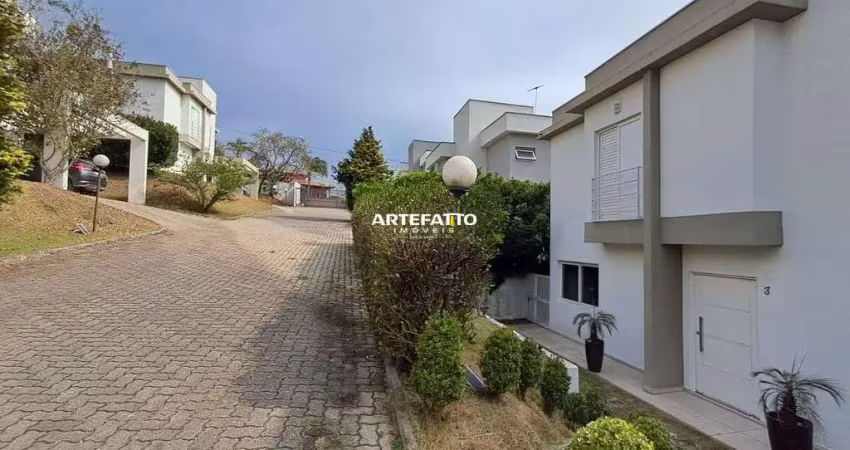 Alugo casa em condomínio são 4 dormitórios, sendo 2 suítes, além de 3 banheiros,