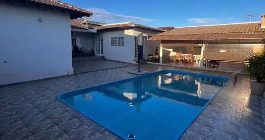 Casa com 3 quartos à venda no Aeroporto, Londrina 