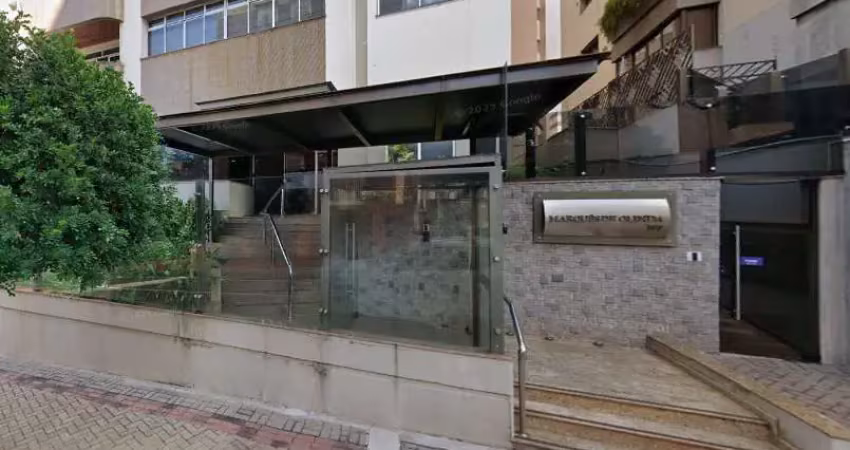 Apartamento com 4 quartos para alugar na Rua Piauí, Centro, Londrina