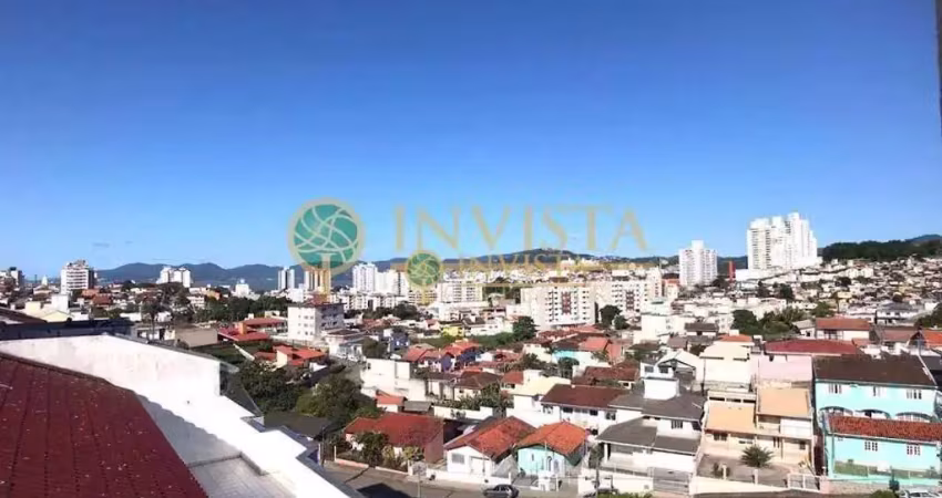 Vista mar com terraço privativo e 2 vagas de garagem à venda no estreito