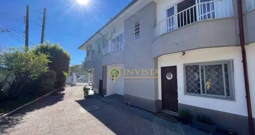 Casa em condomínio fechado à venda na pedra branca.