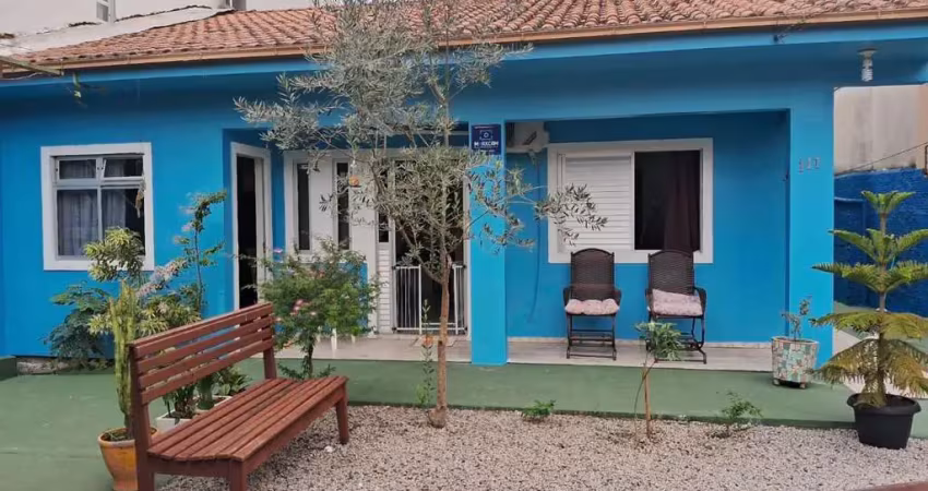 Oportunidade de rentabilidade! casa a 500 metros da praia à venda na barra da lagoa.