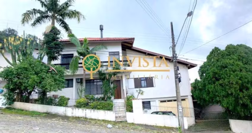 À venda | vista panorâmica, 6 quartos, mezanino e 4 vagas de garagem - trindade, em florianópolis.
