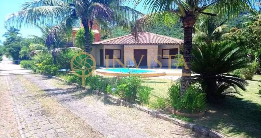 Casa em condomínio fechado - à venda no pântano do sul.