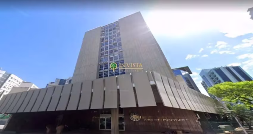 Sala comercial à venda com 1 vaga de garagem no centro de florianópolis.